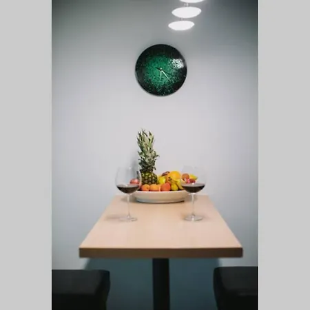Nea's Green Garden Apartment